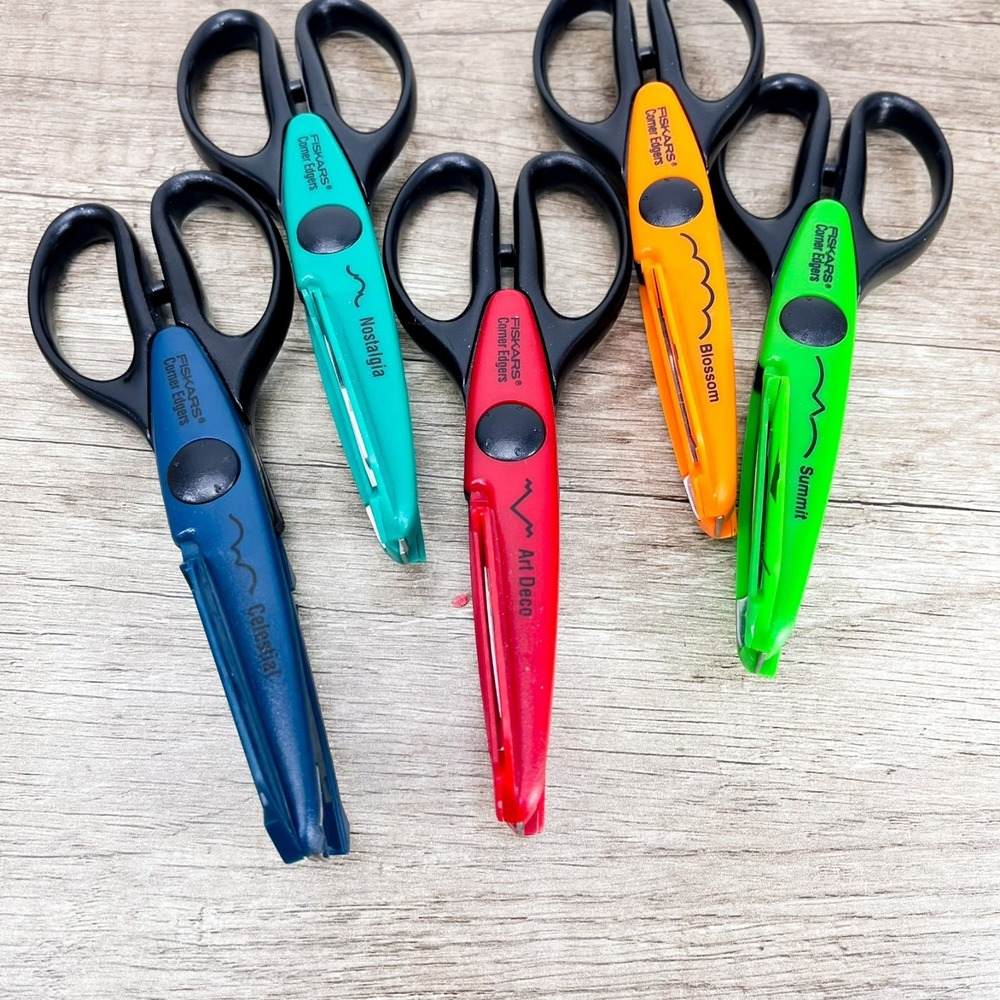 Fiskars Paper Edgers Scissors various patterns Set Of 5 - Picture 2 of 3